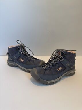 KEEN Targhee III Mid Waterproof Hiking Boots – Womens 8 US Keen Dry Navy Blue
